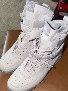 Nike Women’s SF AF1 Vast Grey Size 10 With Authenticity